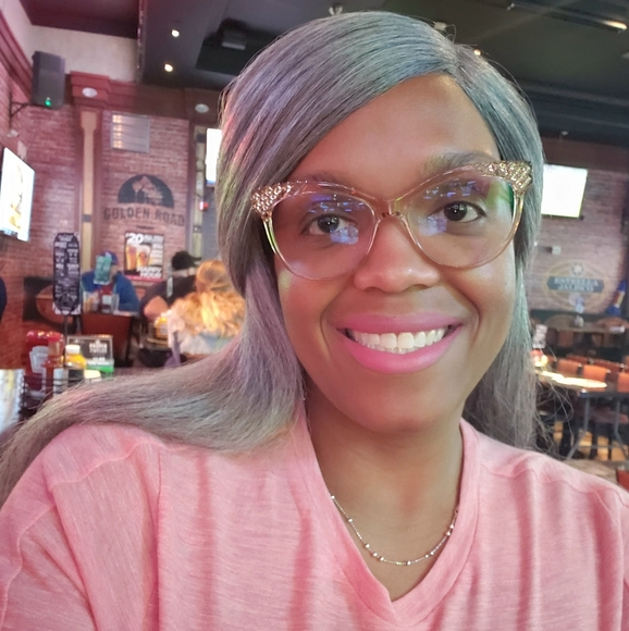 Meet your Posher, Brandi - Picture 2 of 4